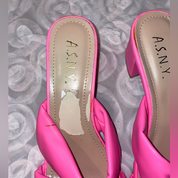 Pink Heels 👠 - Picture 4 of 8